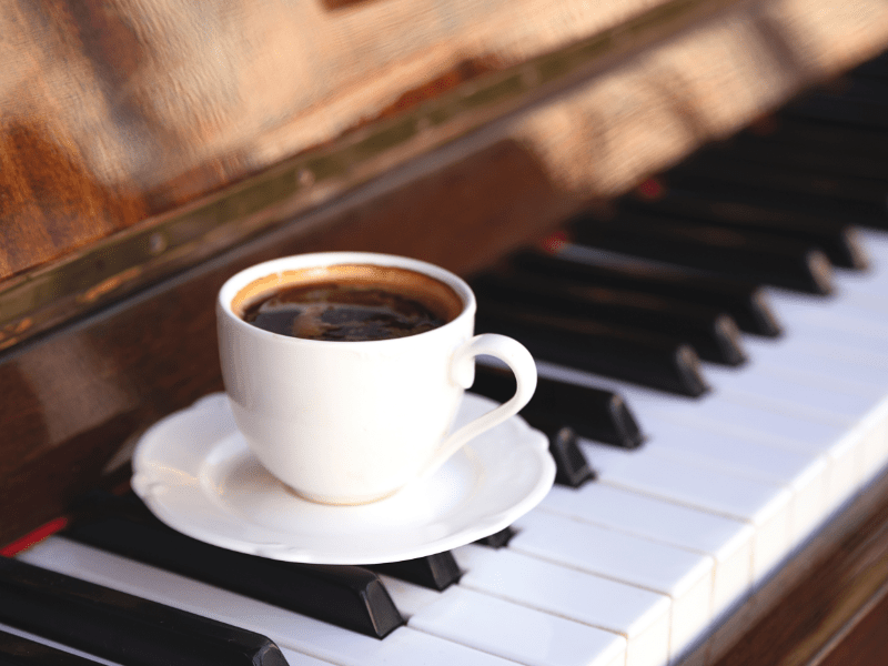 Cách chọn nhạc quán cà phê phù hợp và thu hút khách hàng