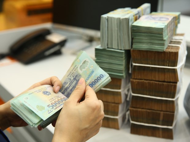 Có thể chuyển tiền từ nước ngoài về Việt Nam qua tài khoản ngân hàng hoặc qua các công ty chuyển tiền nhanh