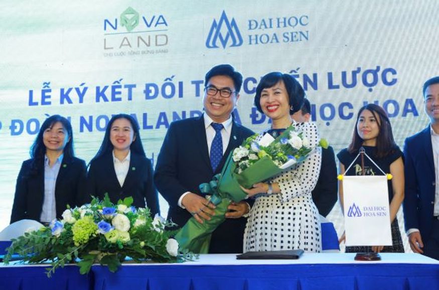 Ông Bùi Xuân Huy đại diện Novaland ký kết đối tác chiến lược với Đại học Hoa Sen