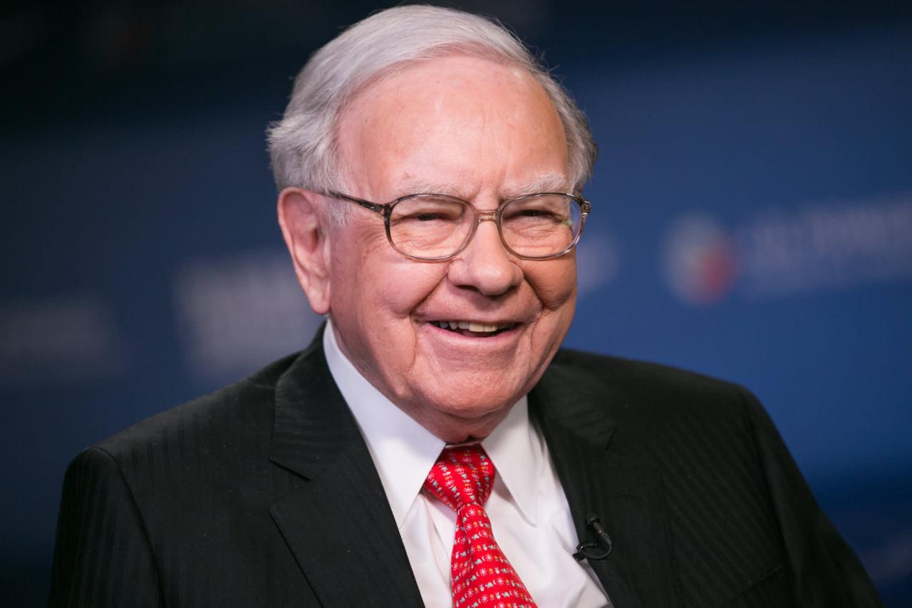Warren Buffett là ai? Thông tin chi tiết về tiểu sử của Warren Buffett