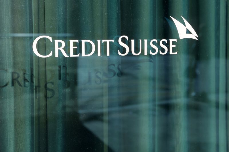 Chính quyền Thụy Sĩ và Credit Suisse Group AG đang thảo luận về các cách để ổn định ngân hàng