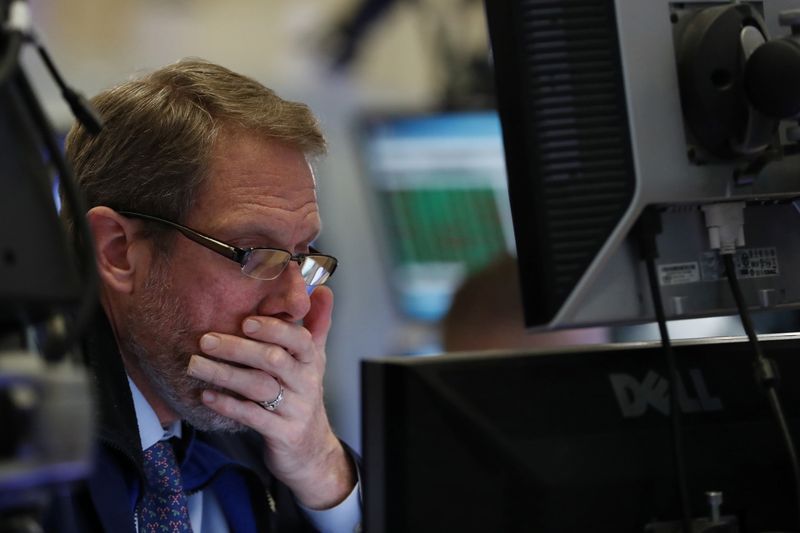 S&P 500 tăng nhờ mua vào cổ phiếu công nghệ sau những ngày giảm giá