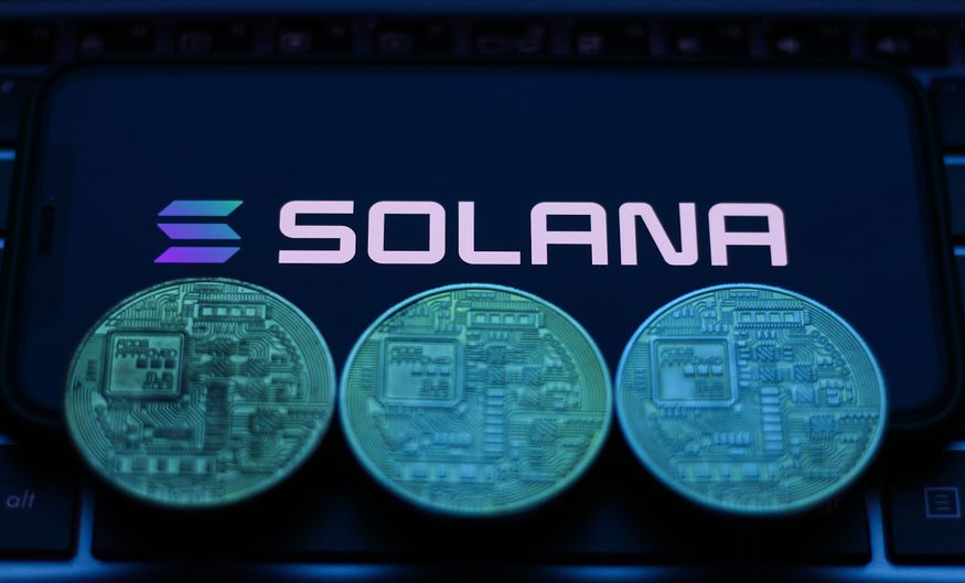Một mạng lưới blockchain công cộng với chức năng hợp đồng thông minh được gọi là Solana