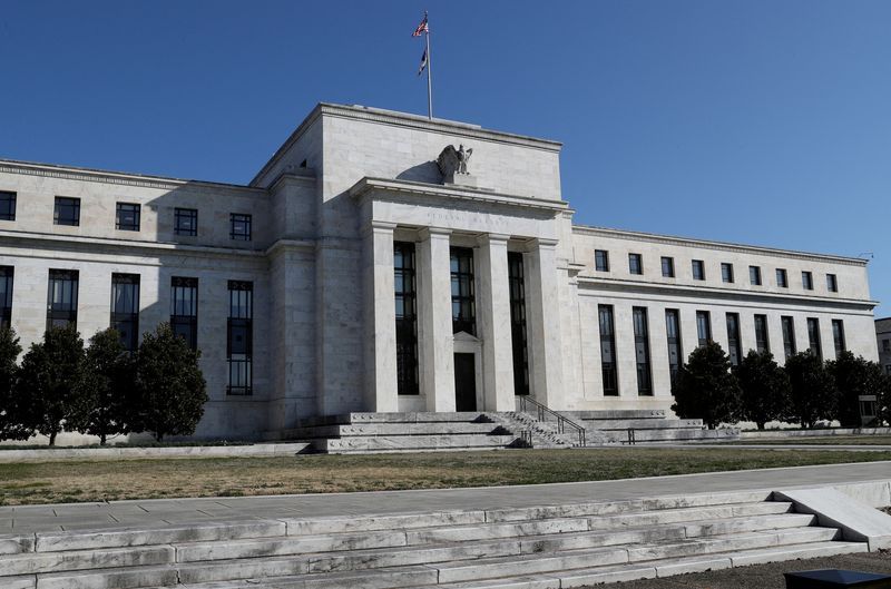 Fed's Goolsbee: Cần thận trọng, kiên nhẫn khi tăng lãi suất