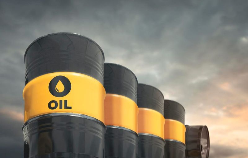 Đà tăng giá dầu thô kéo theo biến động mạnh giá xăng dầu nội địa