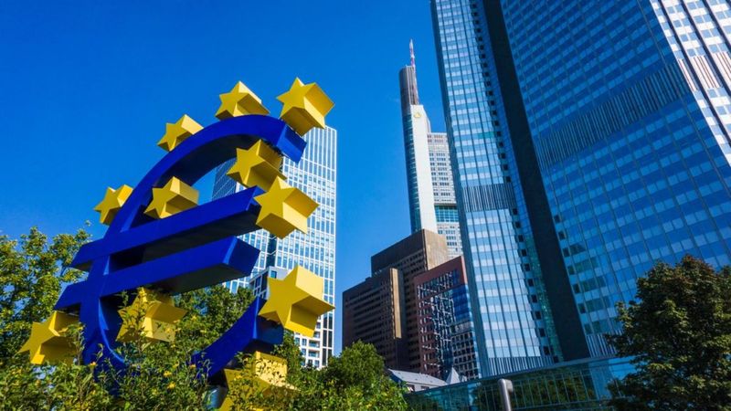 Cảnh báo từ ECB về vị thế của Euro và USD