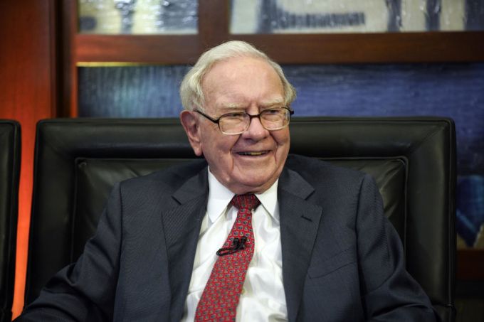Warren Buffett ngày càng có niềm yêu thích hơn với Apple