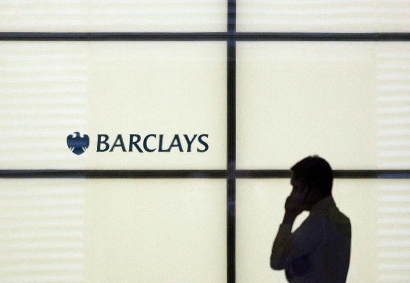 Cổ phiếu của Barclays PLC giảm hơn 8%, mức giảm lớn nhất kể từ tháng 3