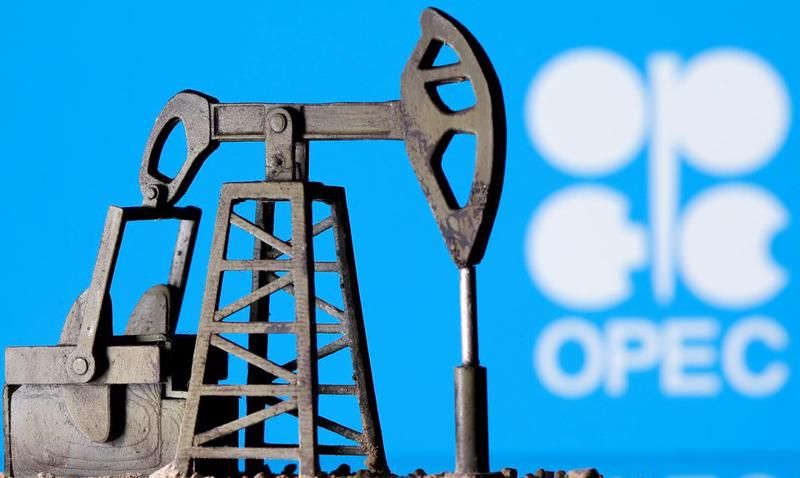 Lo ngại Mỹ tăng lãi suất khiến giá dầu giảm 5% trong tuần và gây áp lực cho OPEC+