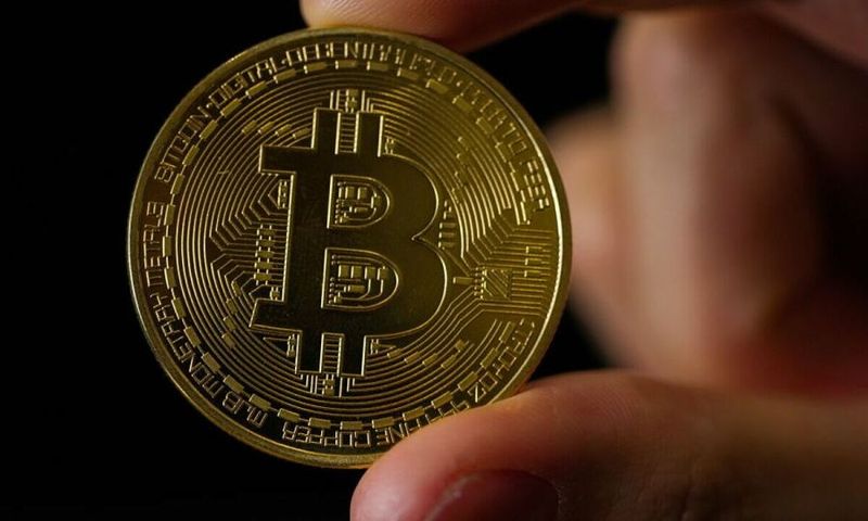 Bitcoin lao dốc xuống mức 27.000 USD