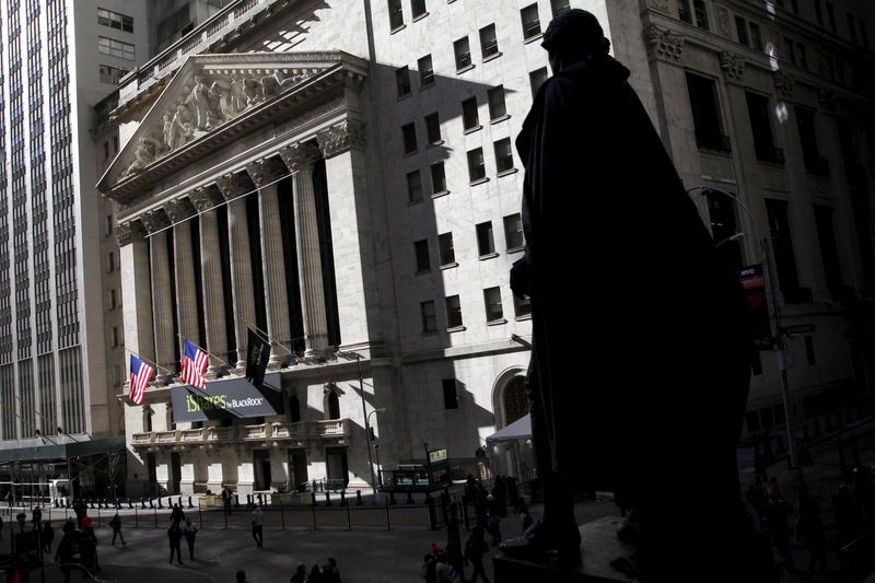 Các cổ phiếu tại Mỹ đang giảm giá do lo ngại về việc Fed tiếp tục tăng lãi suất