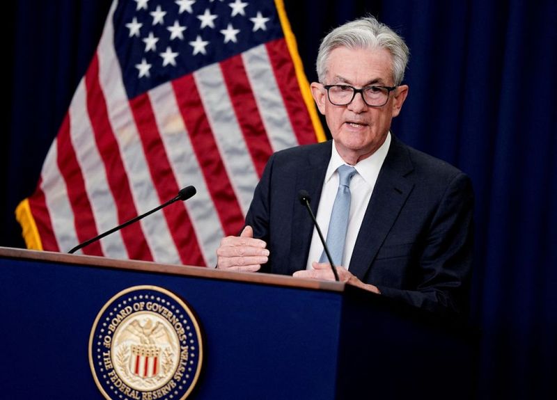 Fed nên kiên trì tăng lãi suất