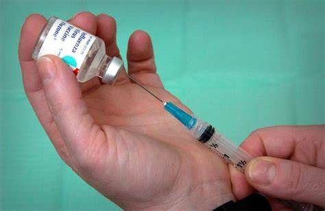 Vắc-xin cúm không đáp ứng các điểm cuối đối với các chủng cúm B/Victoria- và B/Yamagata