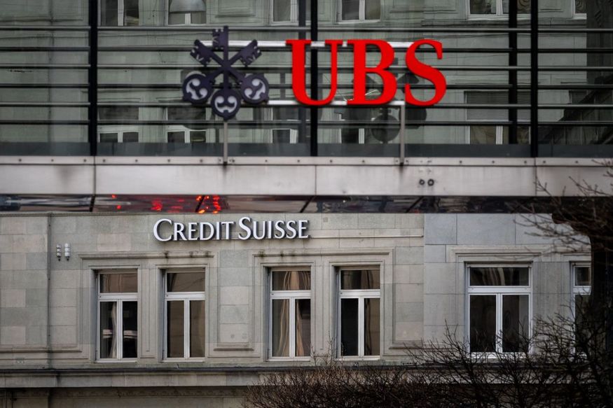 UBS đã tiến tới bước thỏa thuận để mua lại Credit Suisse