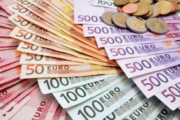 Đồng euro giảm xuống 8,6% trong tháng 1 từ mức 9,2%