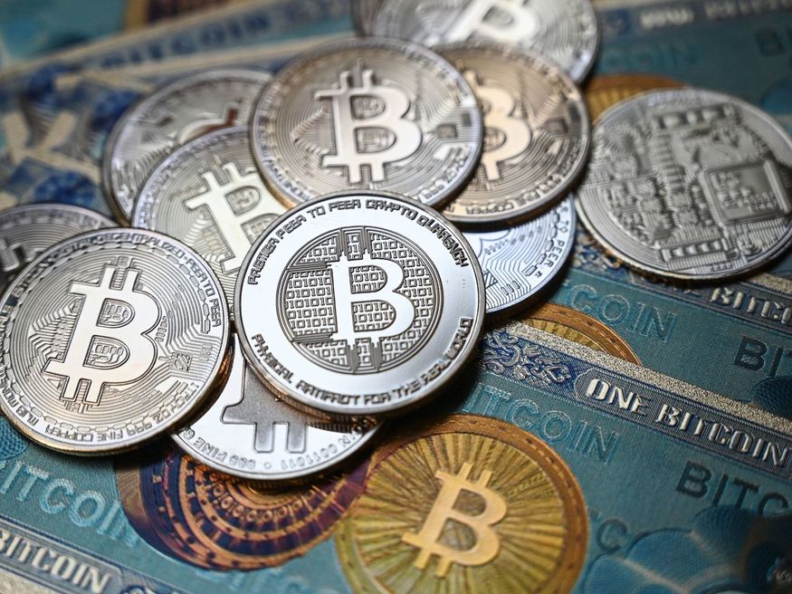Bitcoin tăng 65,9% so với mức thấp nhất trong năm là 16.496 đô la vào ngày 1/1