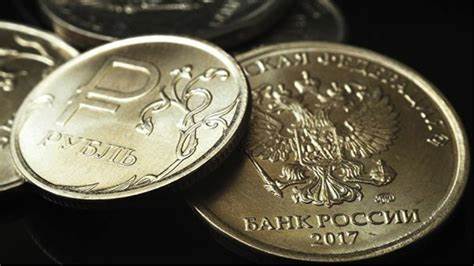 Đồng rúp - đơn vị tiền tệ chính của Nga suy yếu mạnh xuống hơn 100 so với đồng đô la