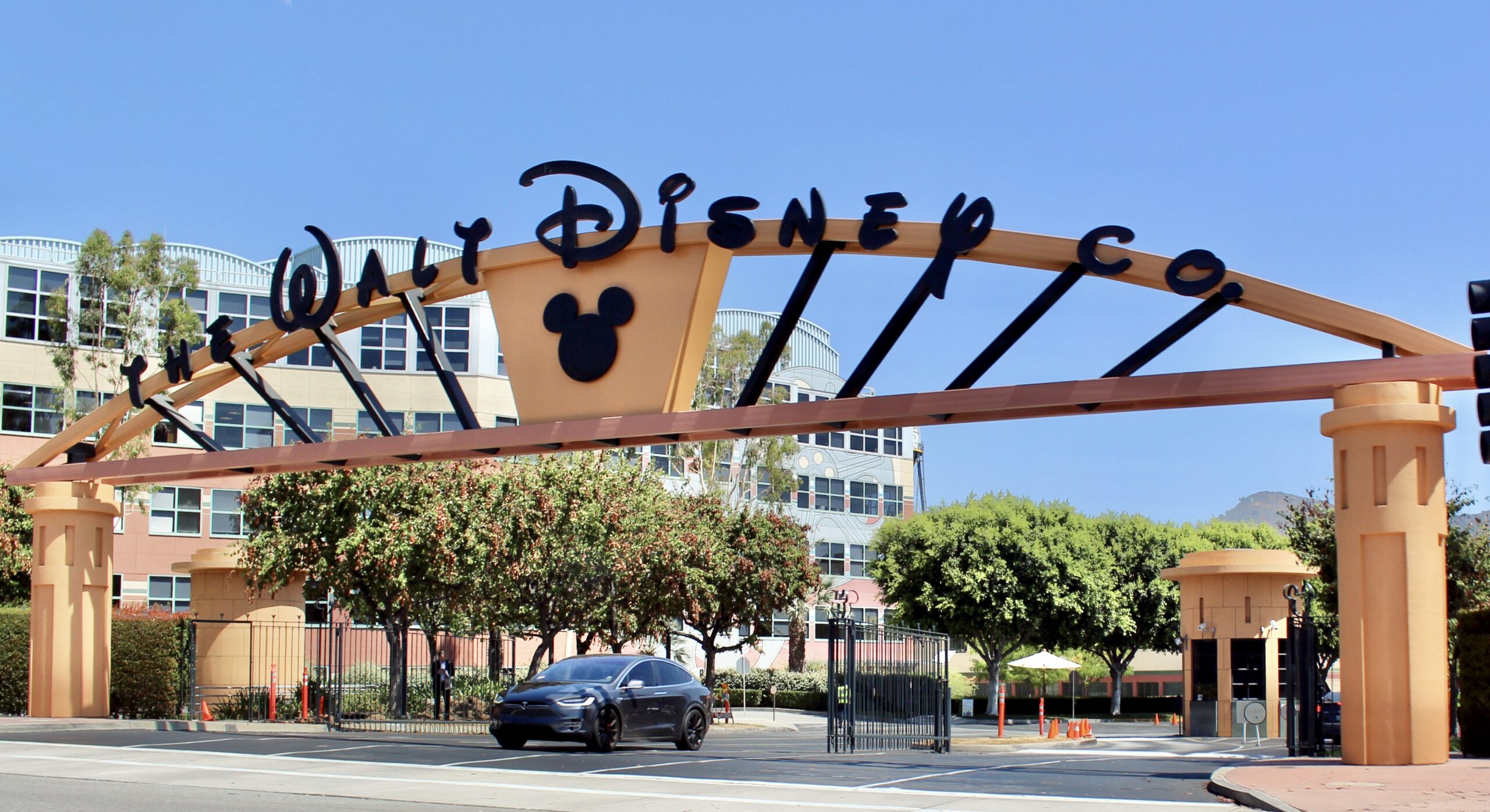 Công ty Walt Disney công bố một kế hoạch cắt giảm 7.000 việc làm