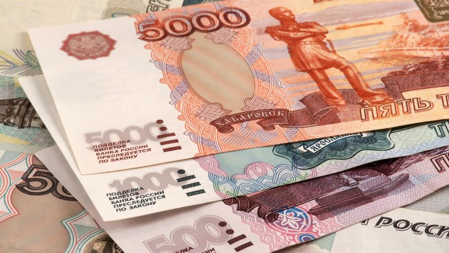 Đồng ruble chạm mức thấp nhất so với  USD kể từ cuối tháng 4/2022