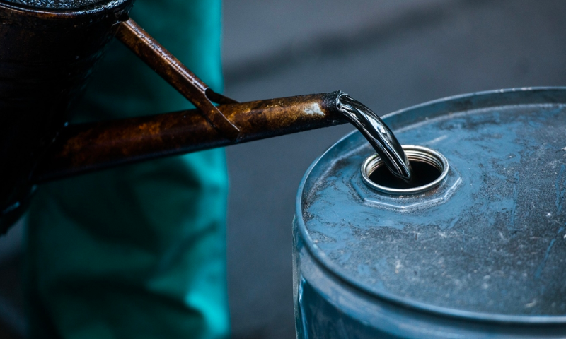 Giá dầu tăng 1% trước tình hình căng thẳng tại Biển Đỏ