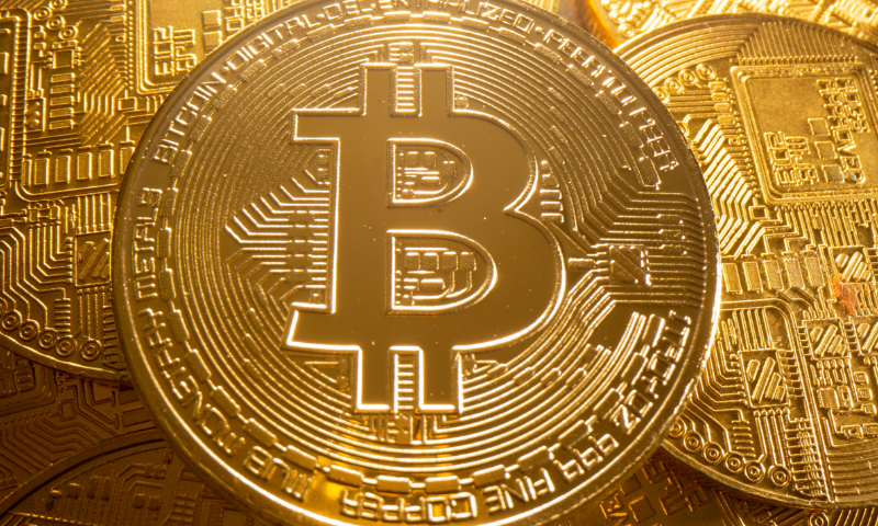 Bitcoin trên đà sụt giảm mạnh do tác động của những đợt bán tháo