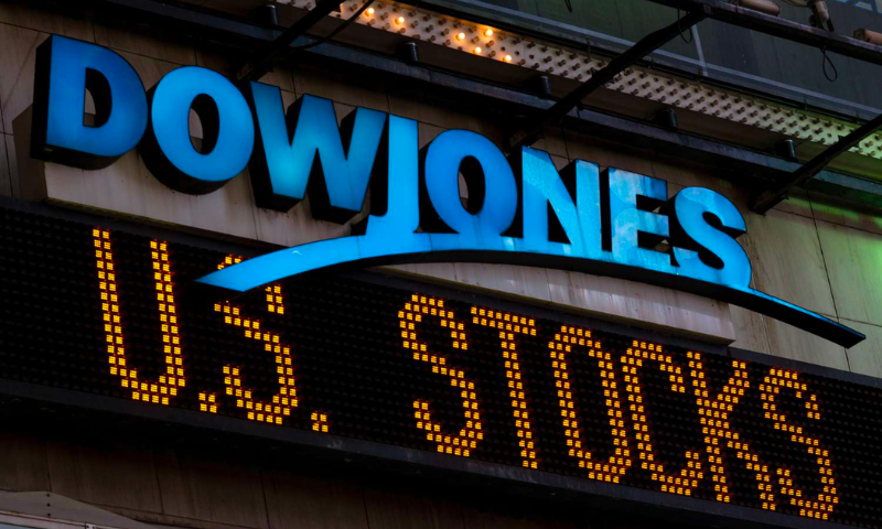 Hoa Kỳ đóng cửa thấp hơn, Dow lao dốc gần 500 điểm
