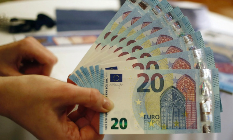 Đồng euro mất giá 0,24% so với đồng đô la