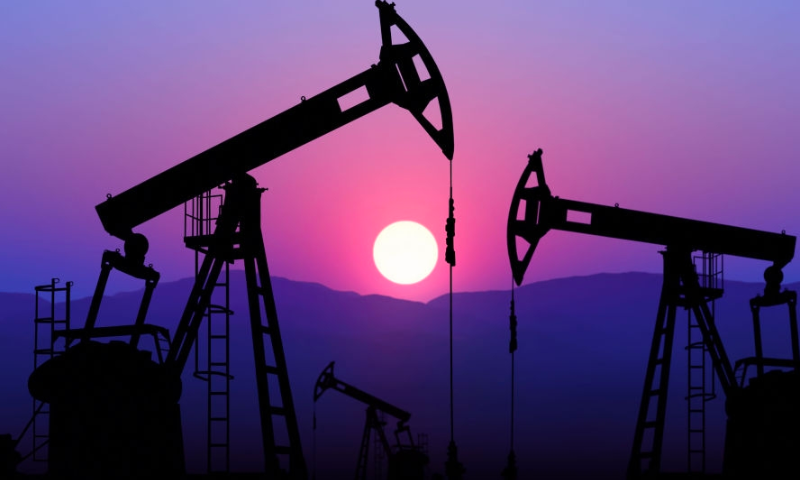 Giá dầu tiếp tục giữ ở mức thấp trong phiên giao dịch đầu năm do lo ngại về nguồn cung giảm bớt