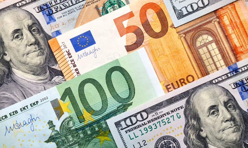 Đồng euro cũng giảm giá so với đồng đô la với tỷ giá hối đoái giảm 0,21%