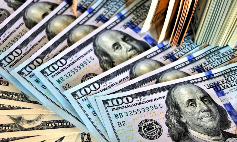 Đồng đô la Mỹ giảm mạnh mang đến nhiều rủi ro